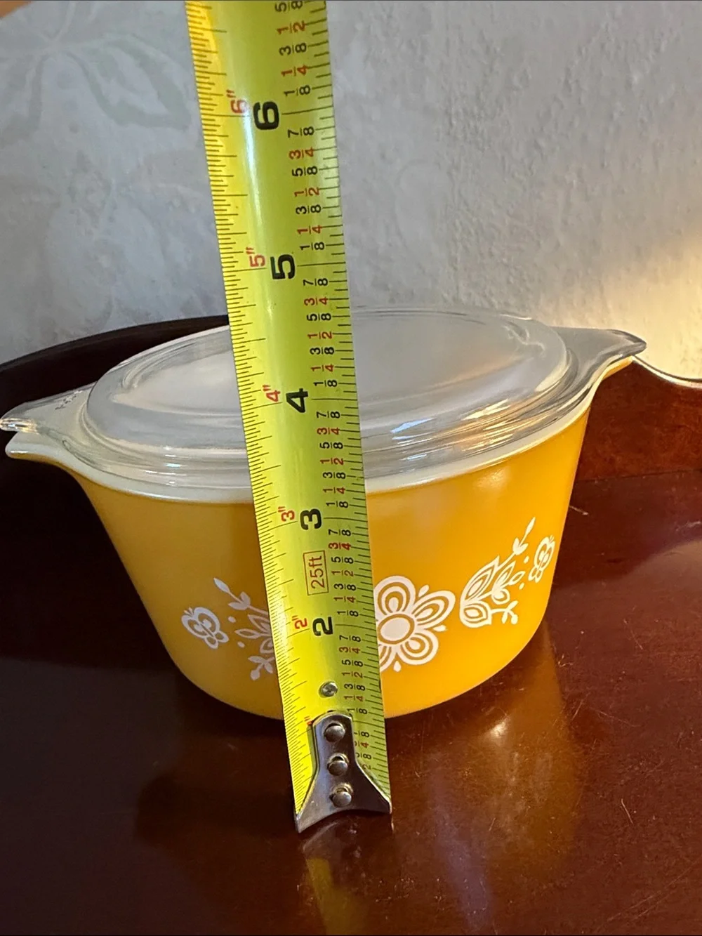 Vintage Pyrex 1 Qt Round Covered Casserole, Butterfly Gold (Corelle)